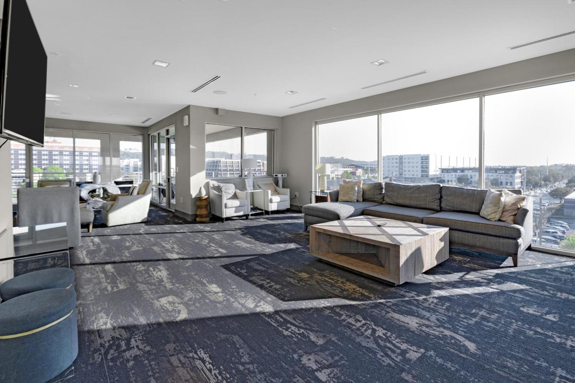 Modern Downtown Apartment Бирмингем Экстерьер фото